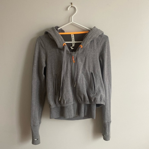 Lululemon grey sweatshirt - Picture 1 of 6